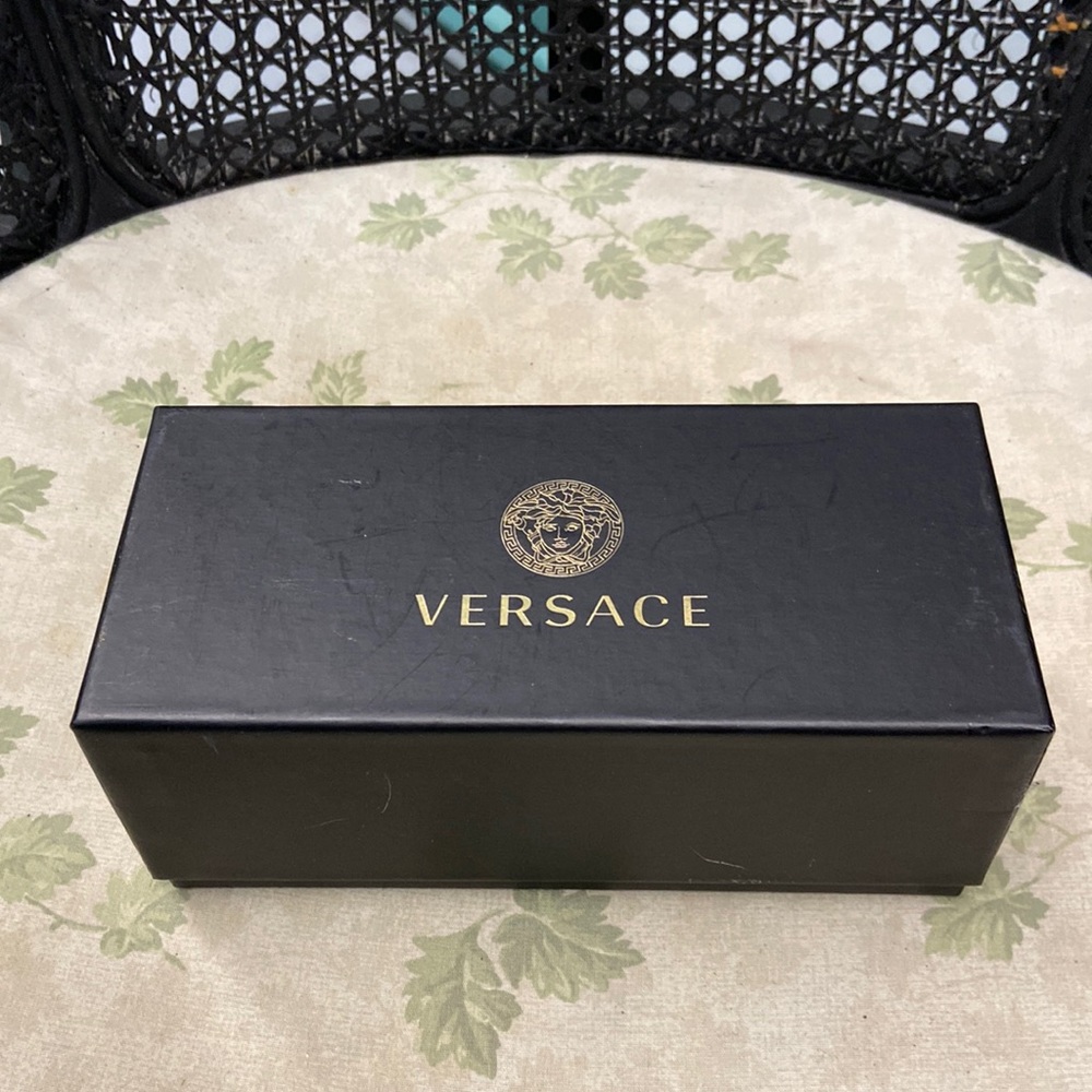 Versace sunglasses box with authenticity booklet, wipe cloth,tag,case set